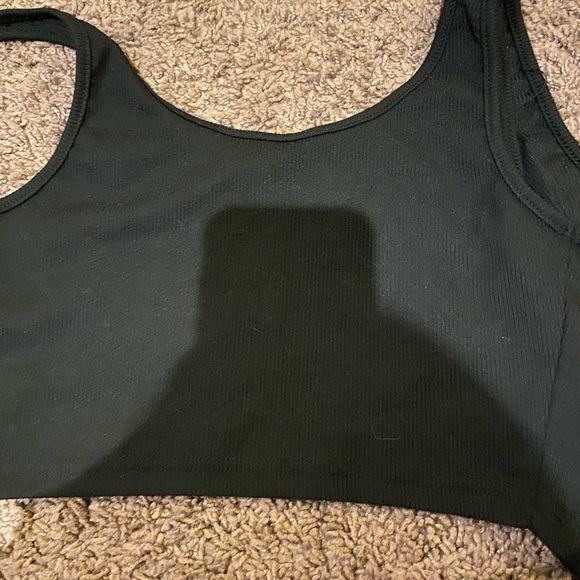 crop top - Picture 4 of 4